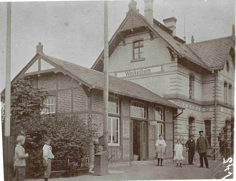 Bahnhof Weckesheim 1910.jpg